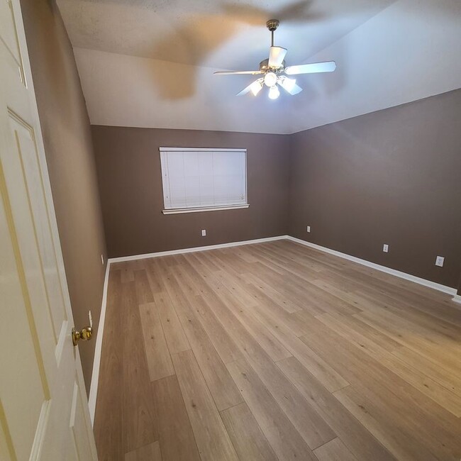 Building Photo - 16786 N Blue Jay Dr