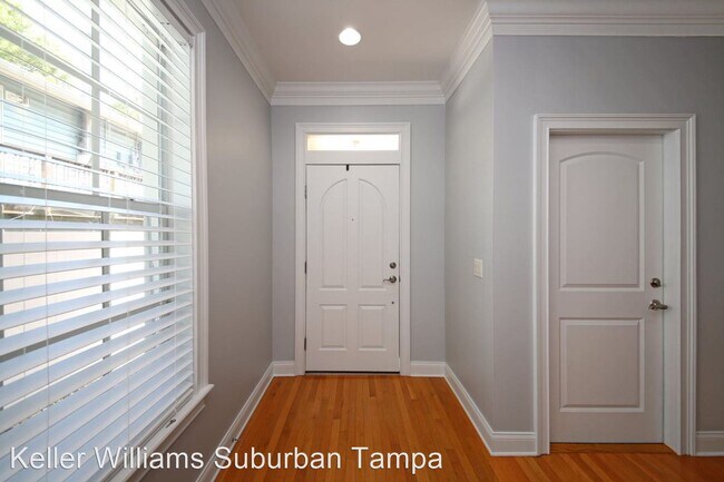 Building Photo - 2 br, 2.5 bath House - 3317 Empedrado St