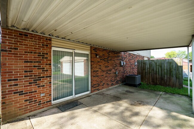 Building Photo - 3091-3097 E Stroop Rd, Dayton
