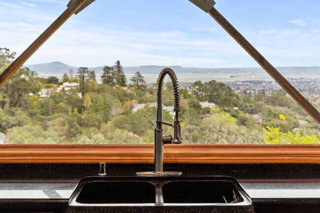 Building Photo - 15 Anson Rd