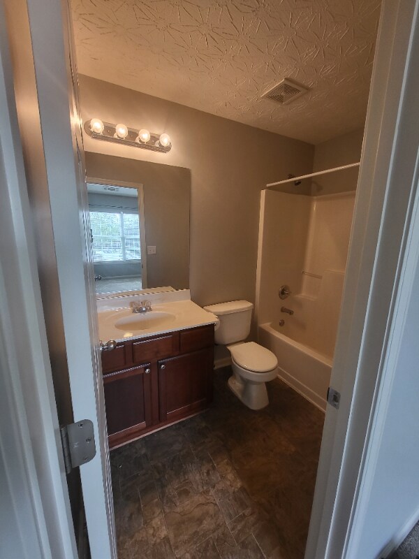 Building Photo - 607 Pecan Knoll Dr