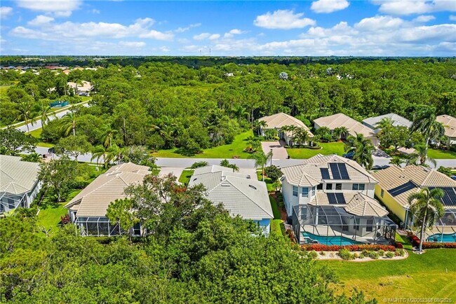 Building Photo - 1327 NW Mossy Oak Way