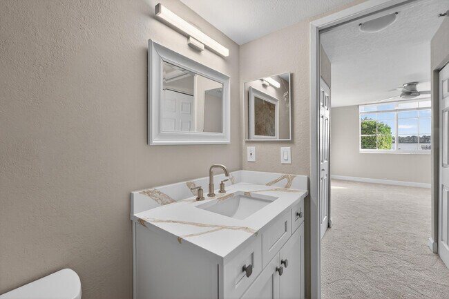 Building Photo - 167 Yacht Club Way