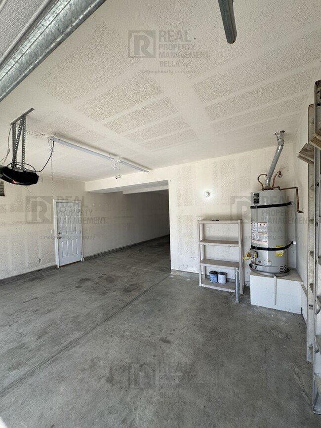 Building Photo - 756 Conlon Dr