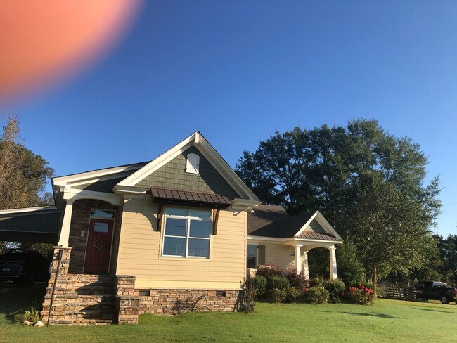 Building Photo - Gorgeous Farmhouse on 96 acres of land
