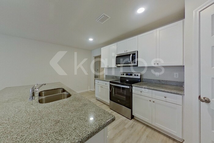 Building Photo - 123 Swallowtail Ln