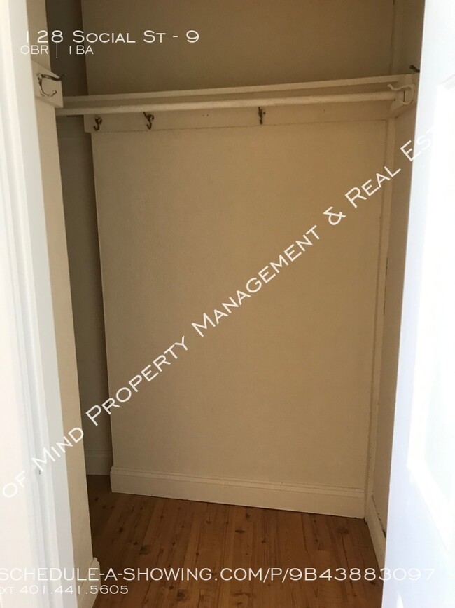 Building Photo - Studio Apartment for $1,100 includes H&HW ...