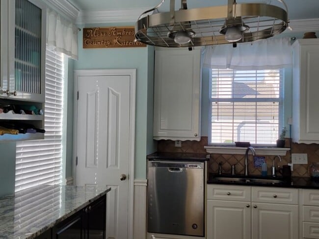 Building Photo - Camden Village