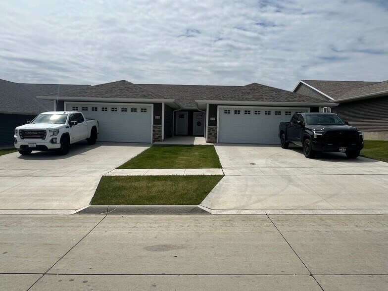 Primary Photo - 317 Post Oak Dr