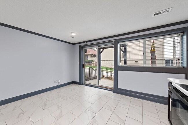 Interior Photo - SUMMIT 46