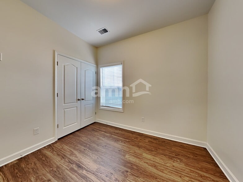Building Photo - 449 Brookgreen Dr