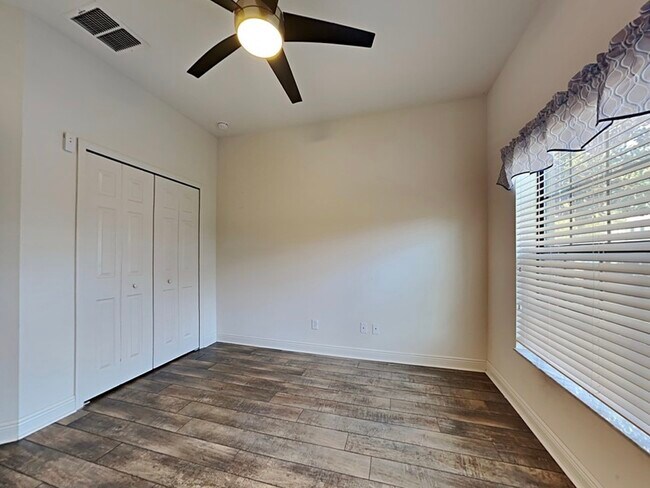Building Photo - 11735 Albatross Ln