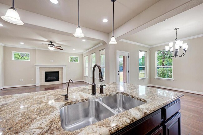 Building Photo - 12300 Terraza Cir