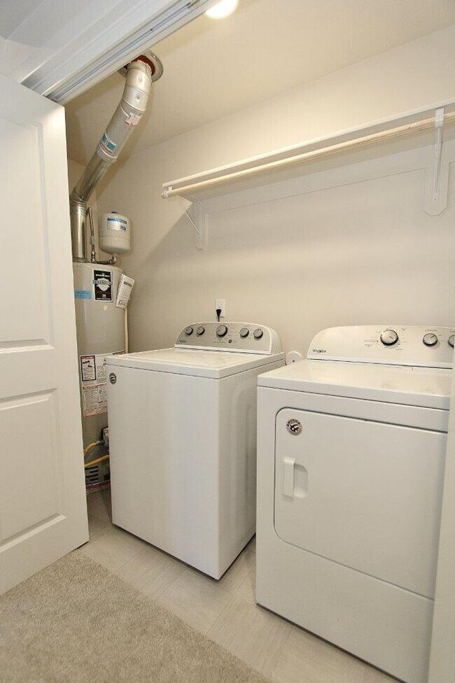 Building Photo - Immaculate Single-Level Home in a Quiet Ne...