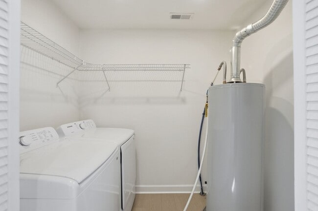 Building Photo - Beautifully Renovated 3-Bedroom with Fenced in Yard