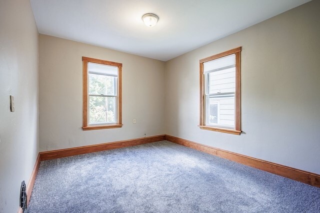 Building Photo - 12 Benton St