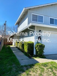 Building Photo - Red Bluff 2 Story Duplex