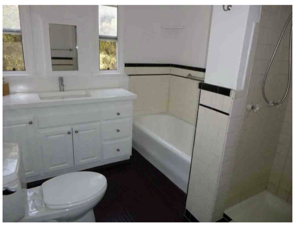 large bathroom - 5119 W 21st St