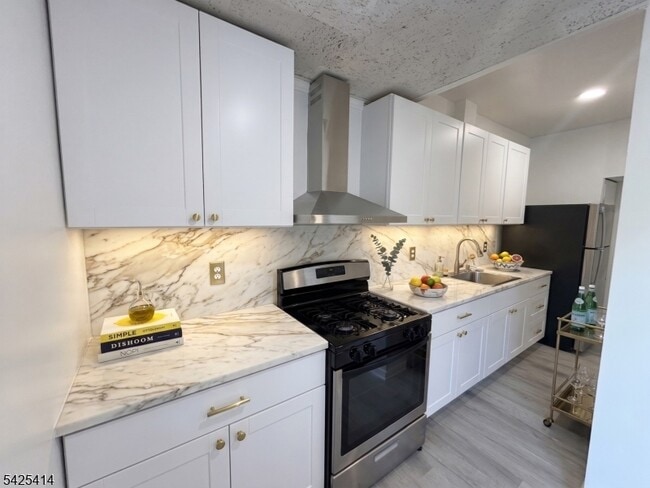 Building Photo - 73 Newark Ave