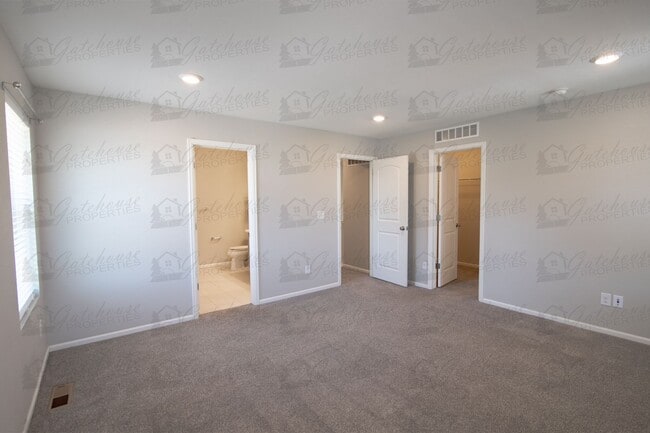 Building Photo - 10294 E 59th Ave