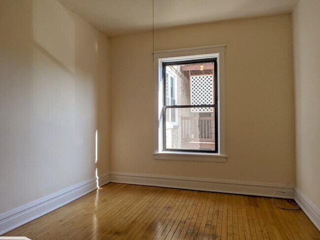 Building Photo - 2518 N Kedzie Blvd