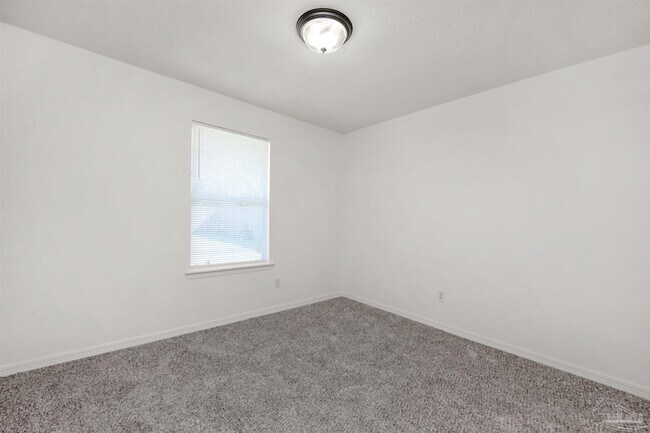 Building Photo - 9568 Brentwood Blvd