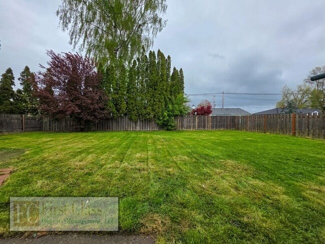 Building Photo - 1760 NE 24th Ave