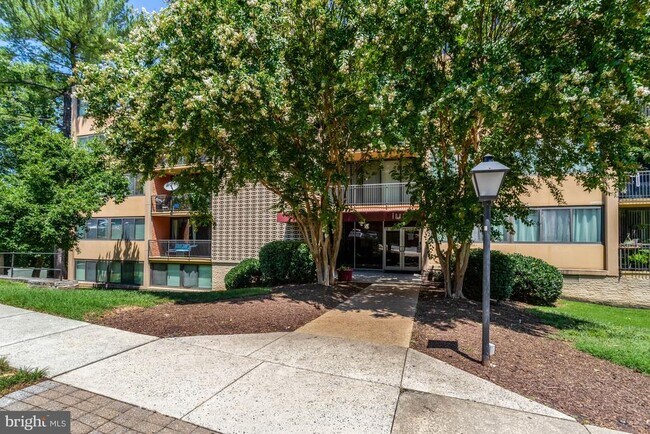Building Photo - 4 S Van Dorn St