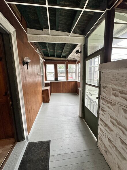 Building Photo - 69 Conwell Ave