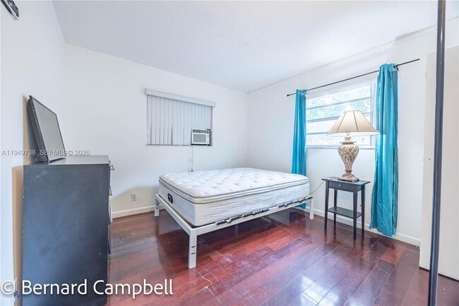 Building Photo - 129 SE 5th St