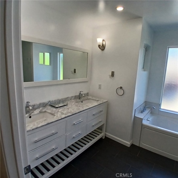 Building Photo - 16043 San Fernando Mission Blvd