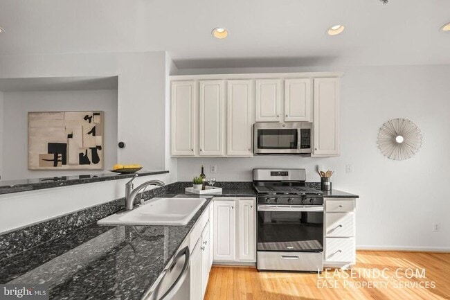 Building Photo - 1209 V St NW