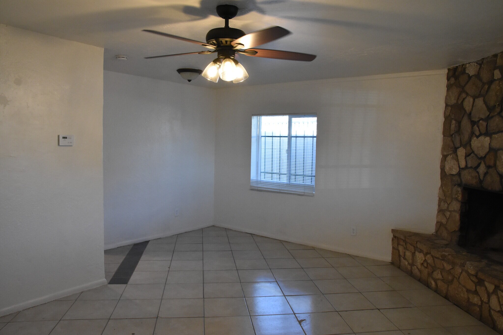 Building Photo - 1514 W Palmer Dr.