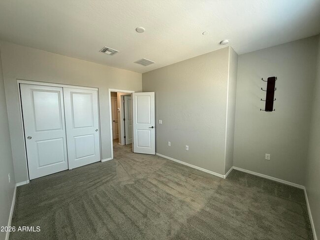 Building Photo - 2669 S Peppertree Dr