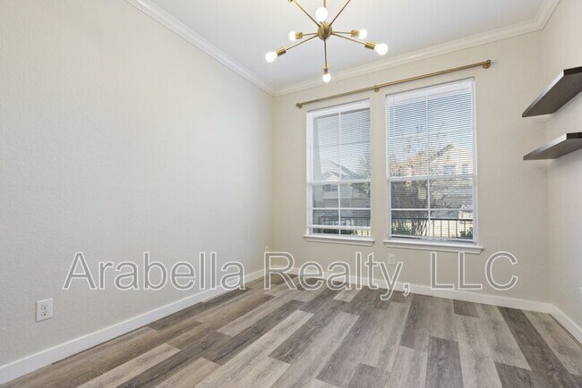 Building Photo - 208 Dove Run