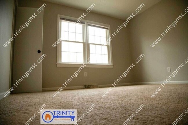 Building Photo - Must See! Beautiful Two Bedroom