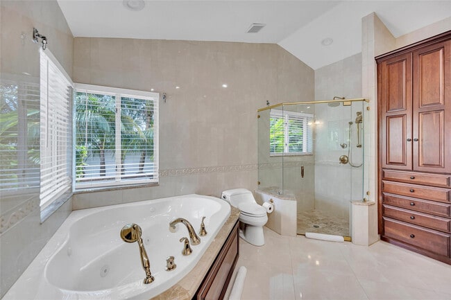 Building Photo - 1643 Seabreeze Blvd