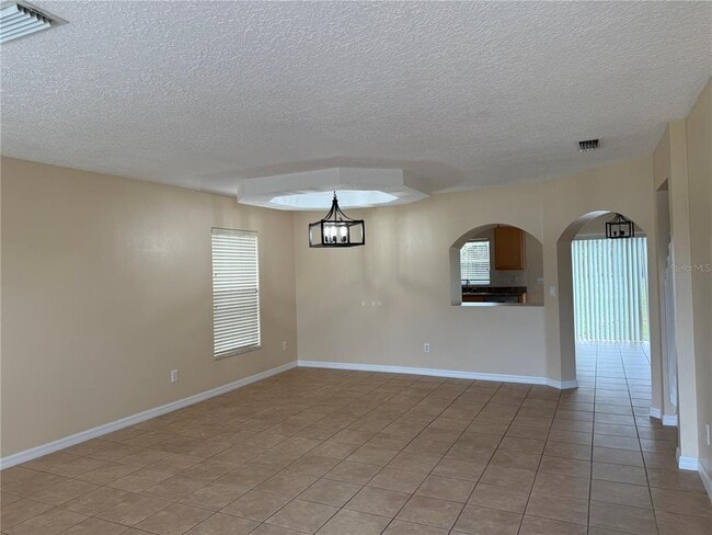 Building Photo - 113 Fern Springs St