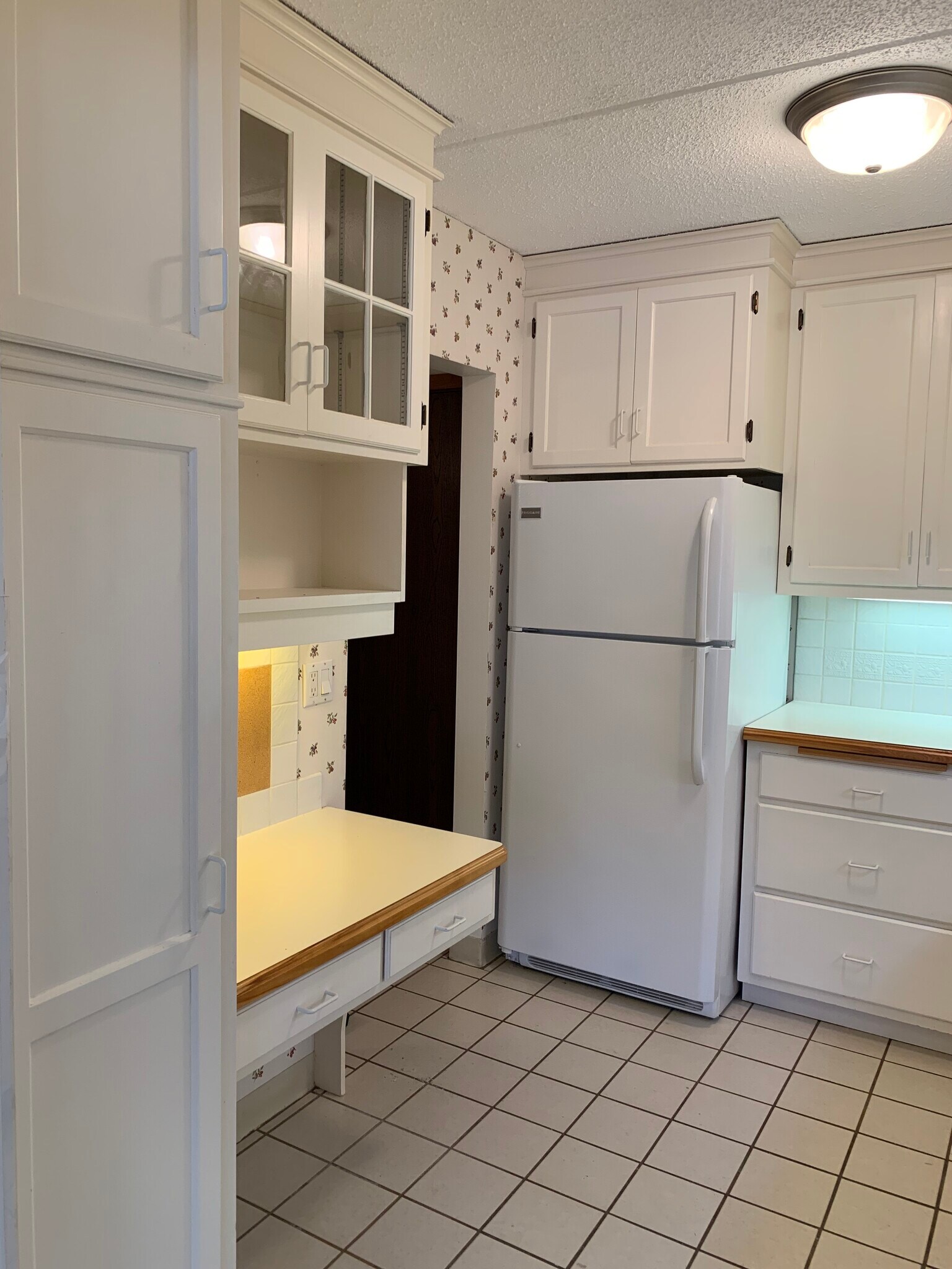 Kitchen - 10531 Cedar Lake Rd