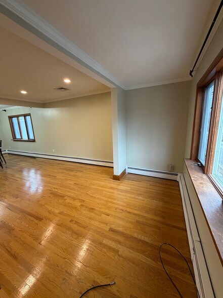 Building Photo - 33 Lafayette St