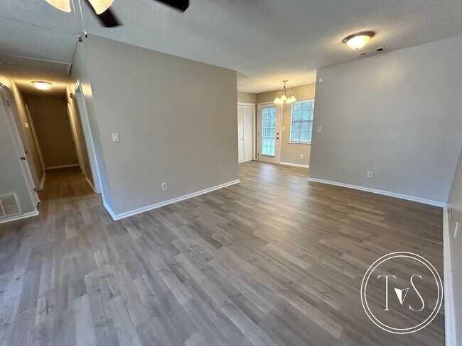 Building Photo - 258 Garden Cir
