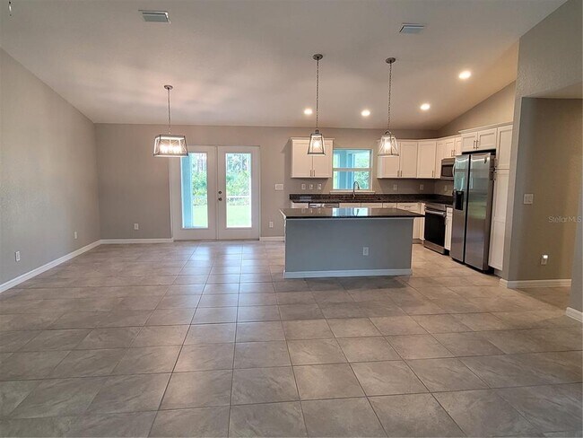 Building Photo - 13481 Drysdale Ave