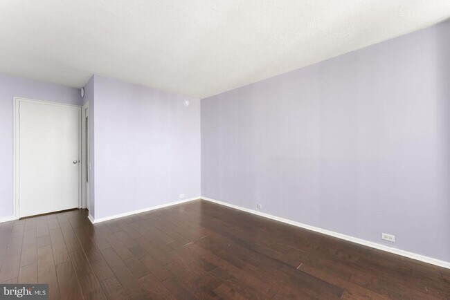 Building Photo - 1326 Spruce St