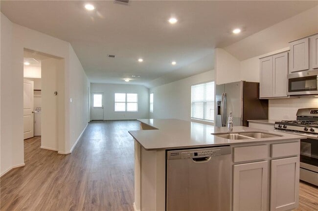 Building Photo - 1320 Chad Dr