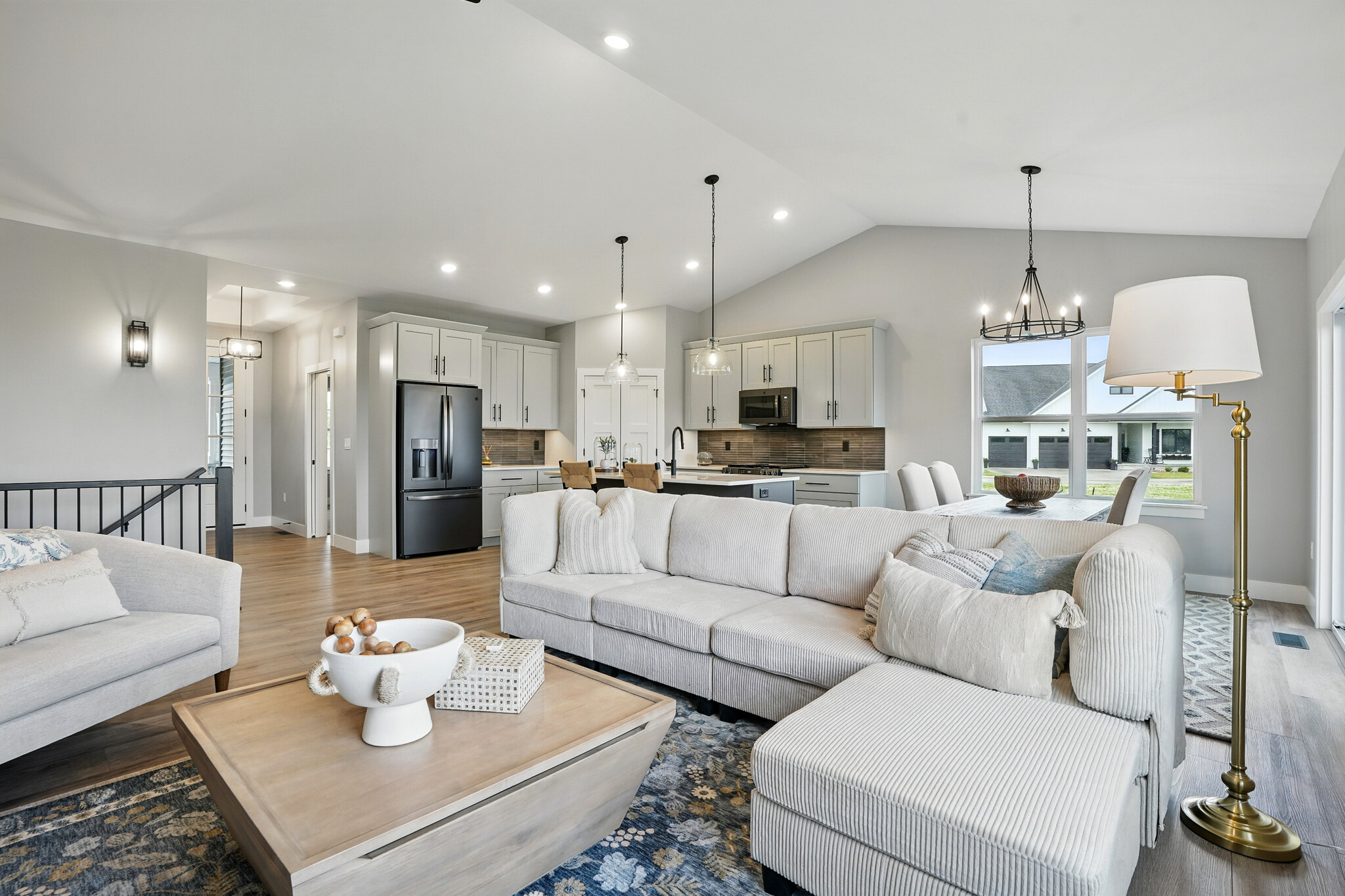 Building Photo - 933 Long Dr