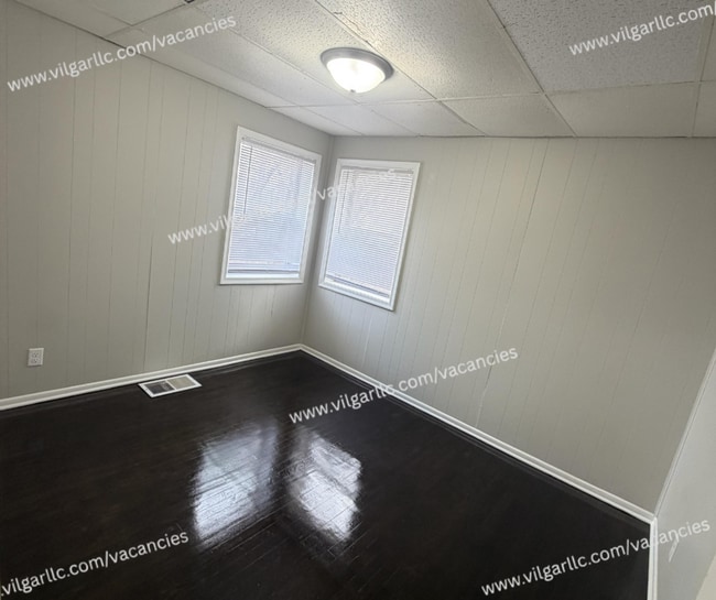 Building Photo - Spacious 2 Bedrooms • 1 Bathroom Home. Comfortable, well-maintained living with classic charm and...