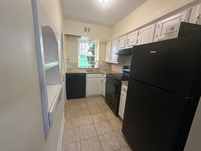 Kitchen - 822 South Ave