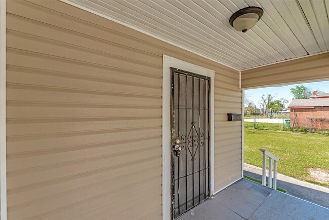 Building Photo - 2526 Campbell St