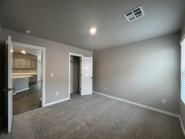 Building Photo - 2745 Dennis Dr