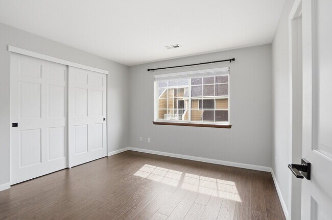 Building Photo - $1,945.95- 1 Bed, 1 Bath Updated Lofted Condo in Boulder with Central AC and In-Unit Laundry!
